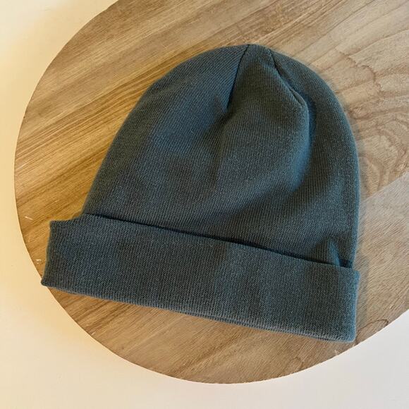 The North Face Teal Blue Fold Over Leather Logo Unisex Beanie Hat - Picture 5 of 6